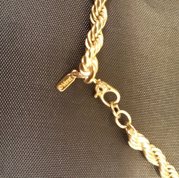 Necklace - Picture 2 of 3